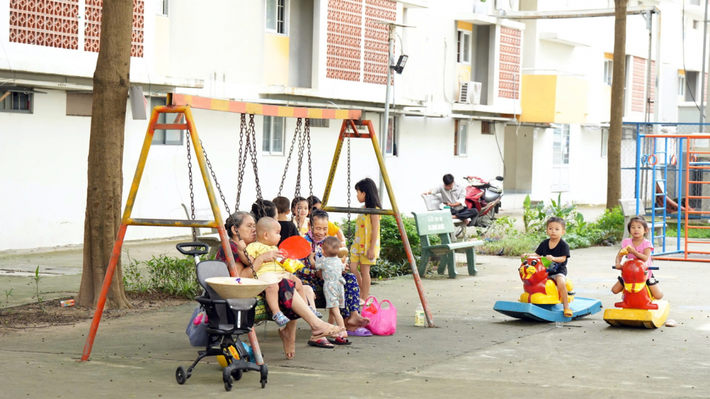 TPHCM: Liên kết 3 bên giúp người lao động sớm an cư Khu vui chơi trẻ em trong chung cư nhà ở xã hội Becamex Định Hòa, phường Chánh Hiệp