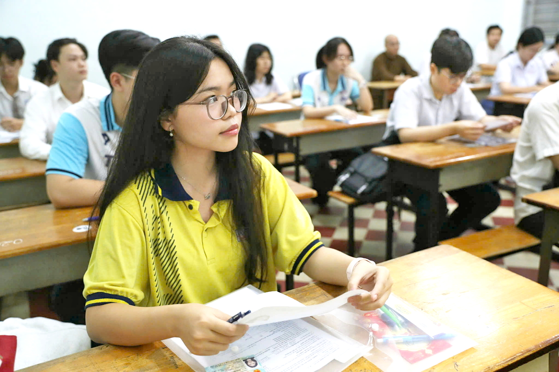 Thí sinh tham dự kỳ thi tốt nghiệp THPT năm 2025 tại TPHCM