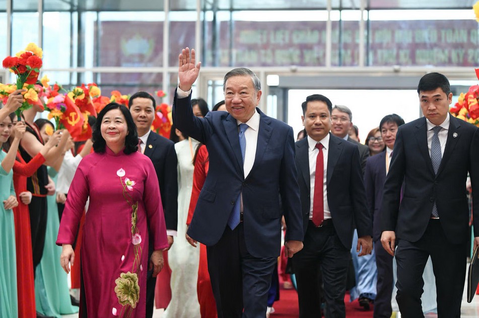 Tổng Bí thư, Chủ tịch nước Tô Lâm; Chủ tịch UBTƯ MTTQ Việt Nam Bùi Thị Minh Hoài và các đại biểu tham dự khai mạc trọng thể Đại hội MTTQ Việt Nam lần thứ XI. Ảnh: Lê Khánh