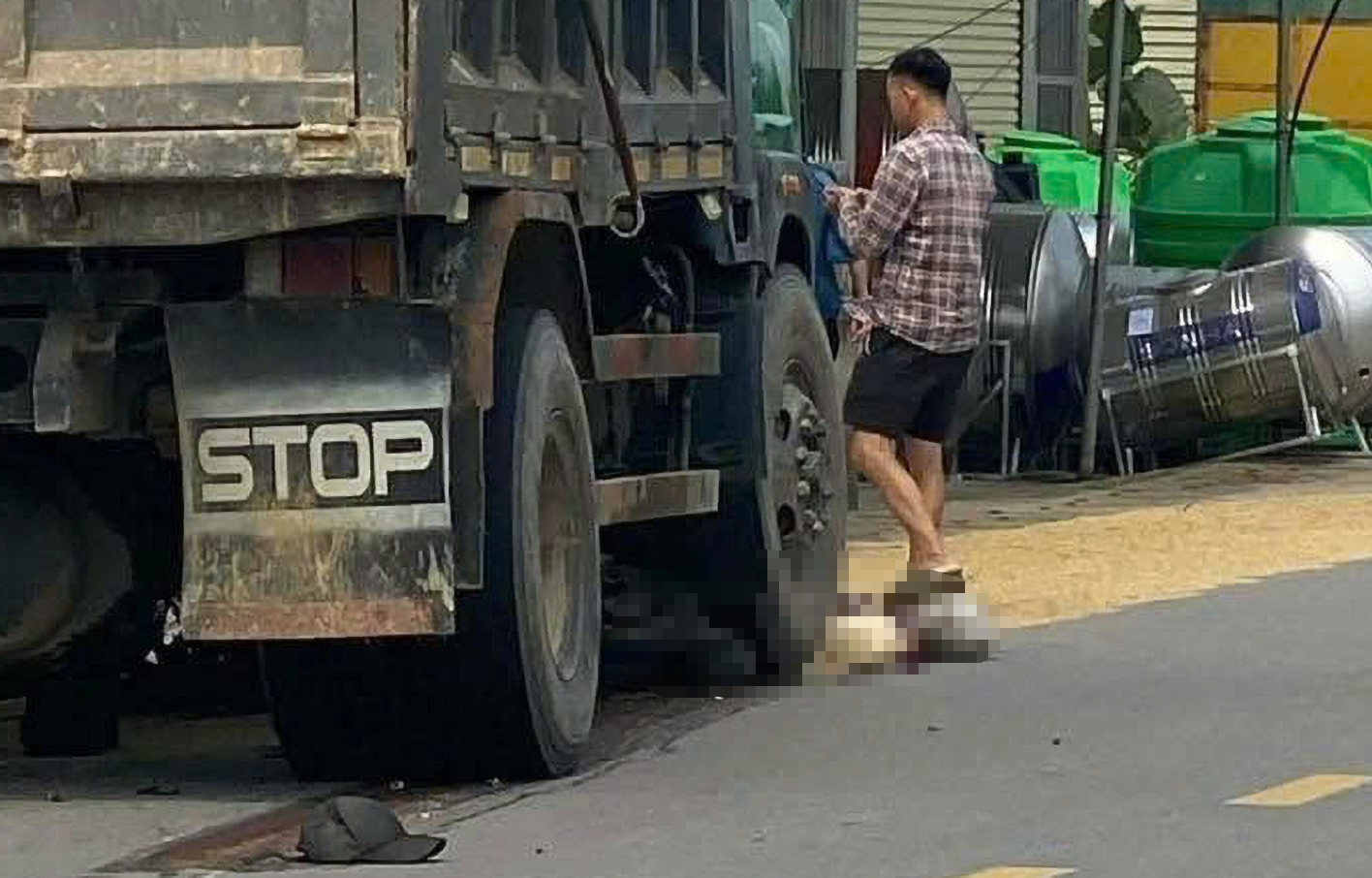 Hiện trường nơi xảy ra vụ tai nạn - Ảnh: Hoàng Anh