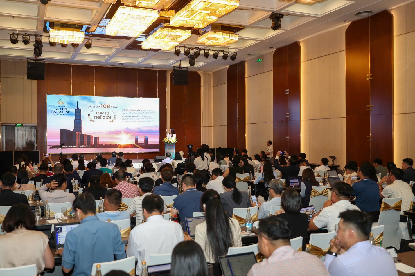 Toàn cảnh hội thảo “Cần Giờ - cực tăng trưởng mới của TPHCM” do Báo Người Lao Động tổ chức ngày 12/5 - Ảnh: Vingroup
