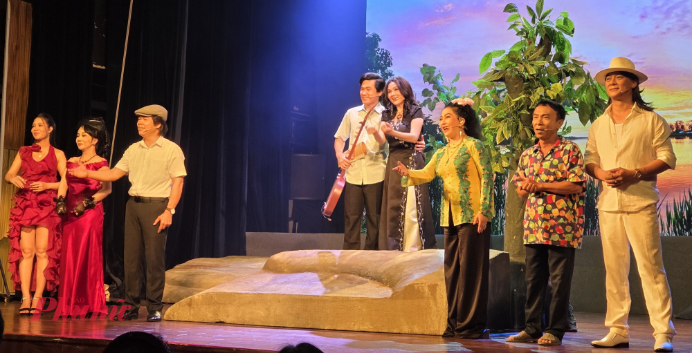 Cung đàn nước mắt trở lại