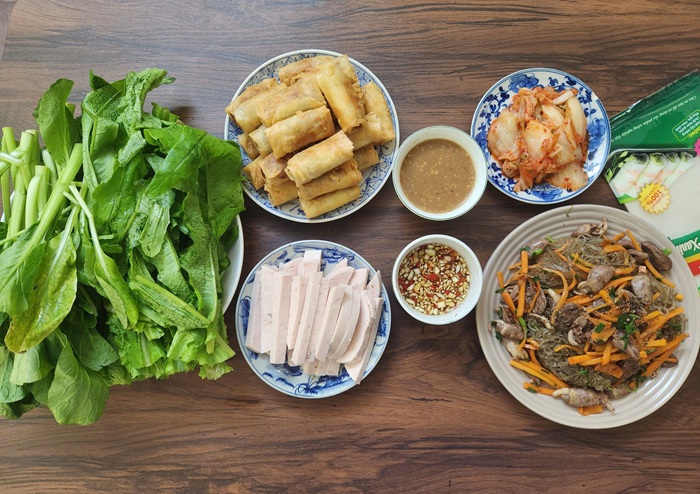 Bữa cuốn thanh mát - Ảnh: T.A