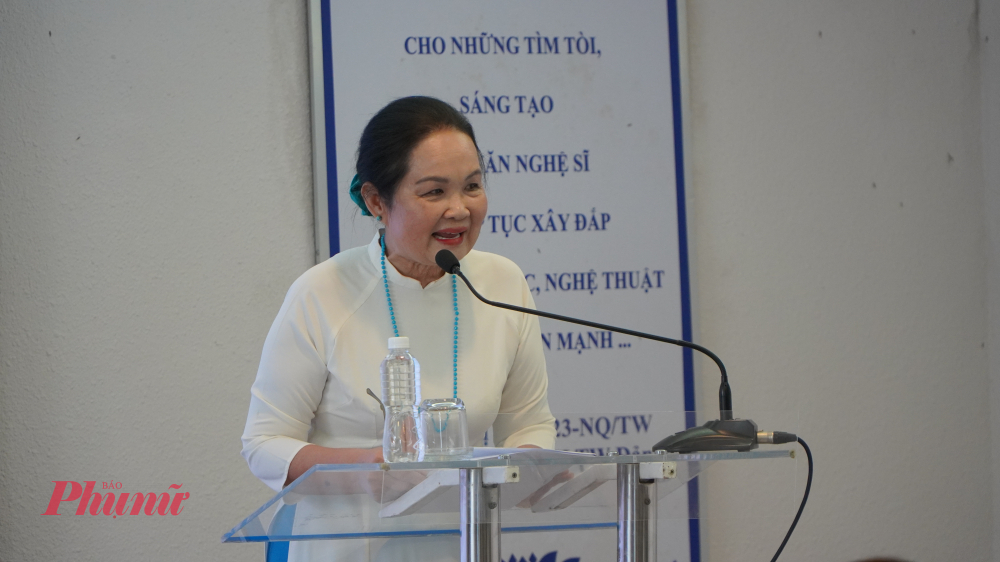 Nhà văn Trịnh Bích Ngân nhấn mạnh vai trò của dịch thuật và hợp tác bản quyền trong việc đưa văn học Việt Nam tiếp cận độc giả quốc tế.