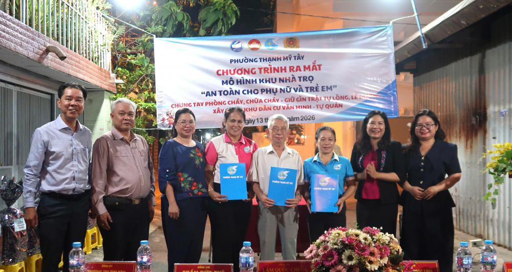 “Tổ tự quản khu nhà trọ 3 an” Khu phố 54 nhận quyết định thành lập.