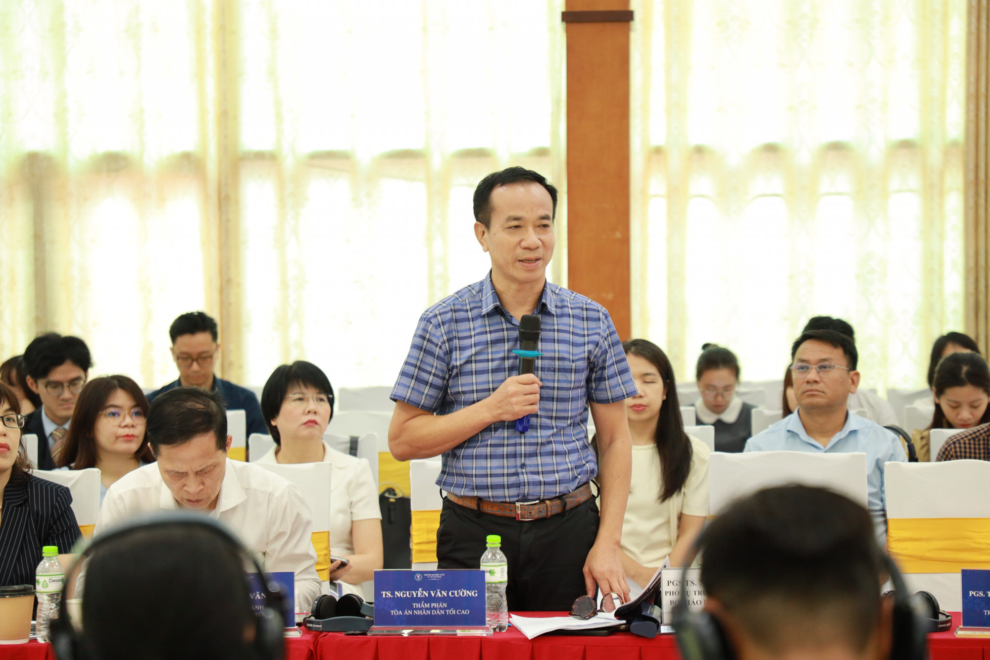 Các chuyên gia chia sẻ ý kiến về việc bảo vệ cá nhân trên môi trường số tại hội nghị - Ảnh: