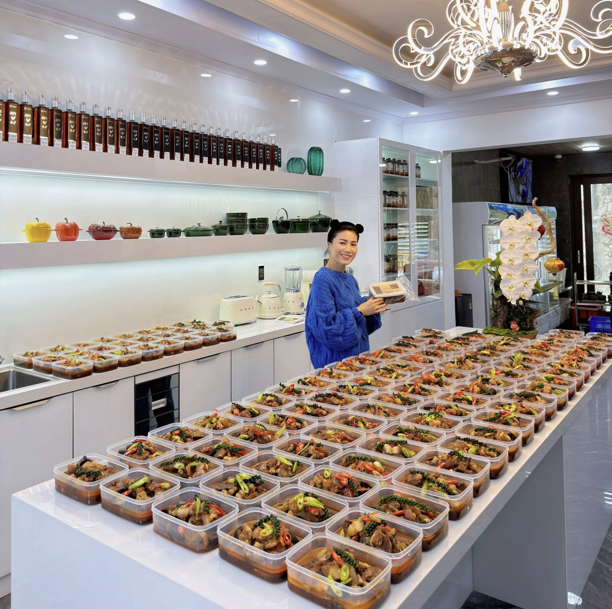 Mỗi một món ăn đều được chị Hiền thêm vào gia vị của sự tận tâm, chỉn chu và lòng tử tế đối đãi với thực khách như người nhà - Ảnh: nhân vật cung cấp