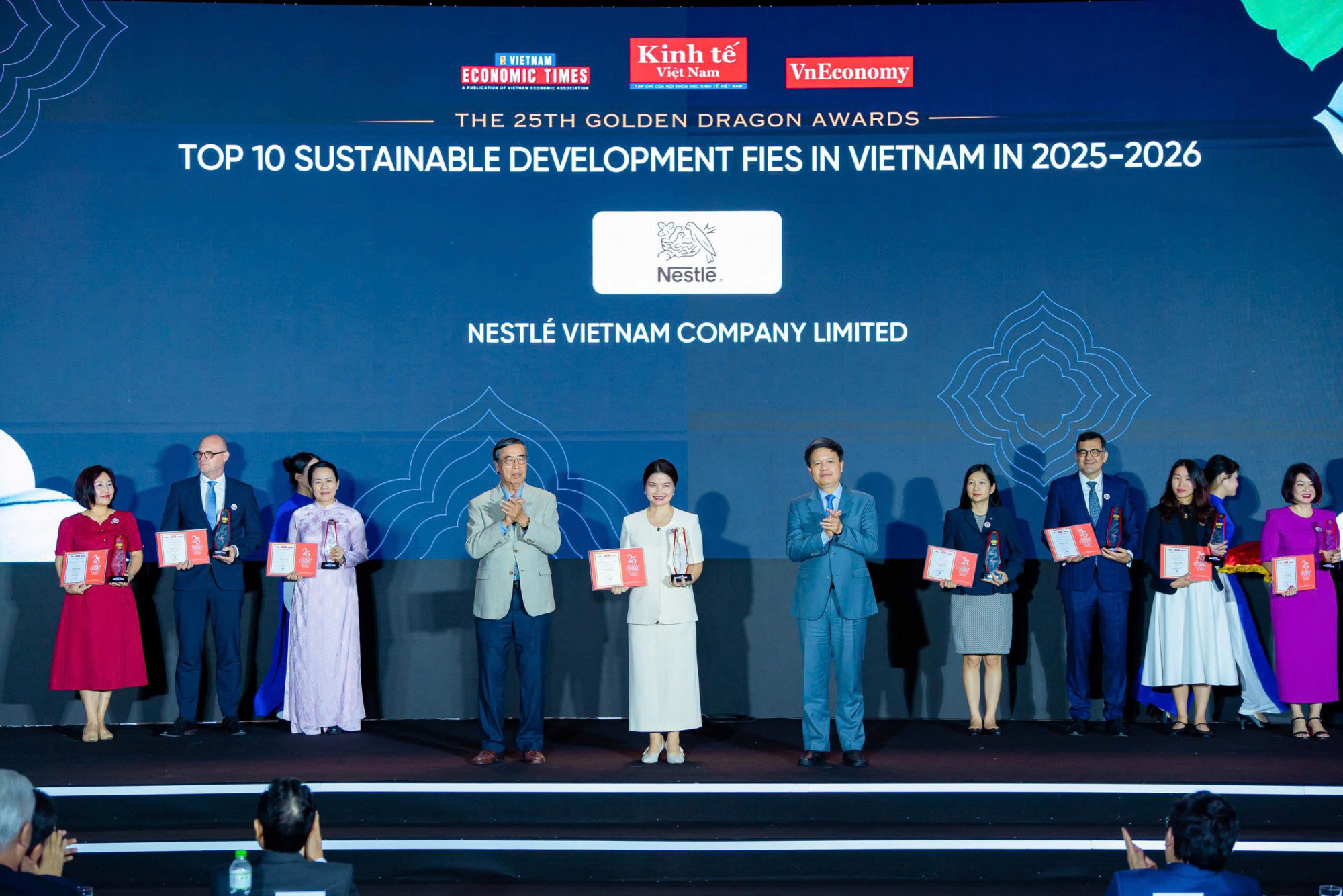 Nestlé Việt Nam được vinh danh Giải thưởng Rồng Vàng lần thứ 25 - Ảnh: T.M