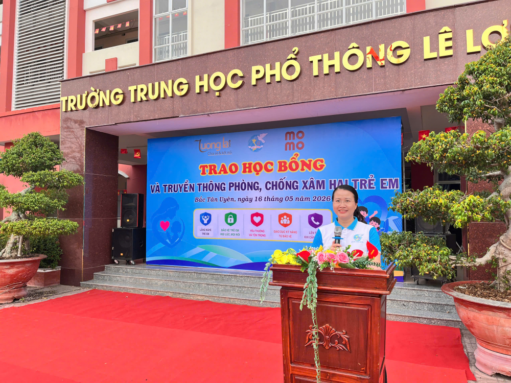 Bà Lê Nhật Linh - Phó chủ tịch Ủy ban MTTQ Việt Nam xã, Chủ tịch Hội LHPN xã Bắc Tân Uyên - chia sẻ tại chương trình.