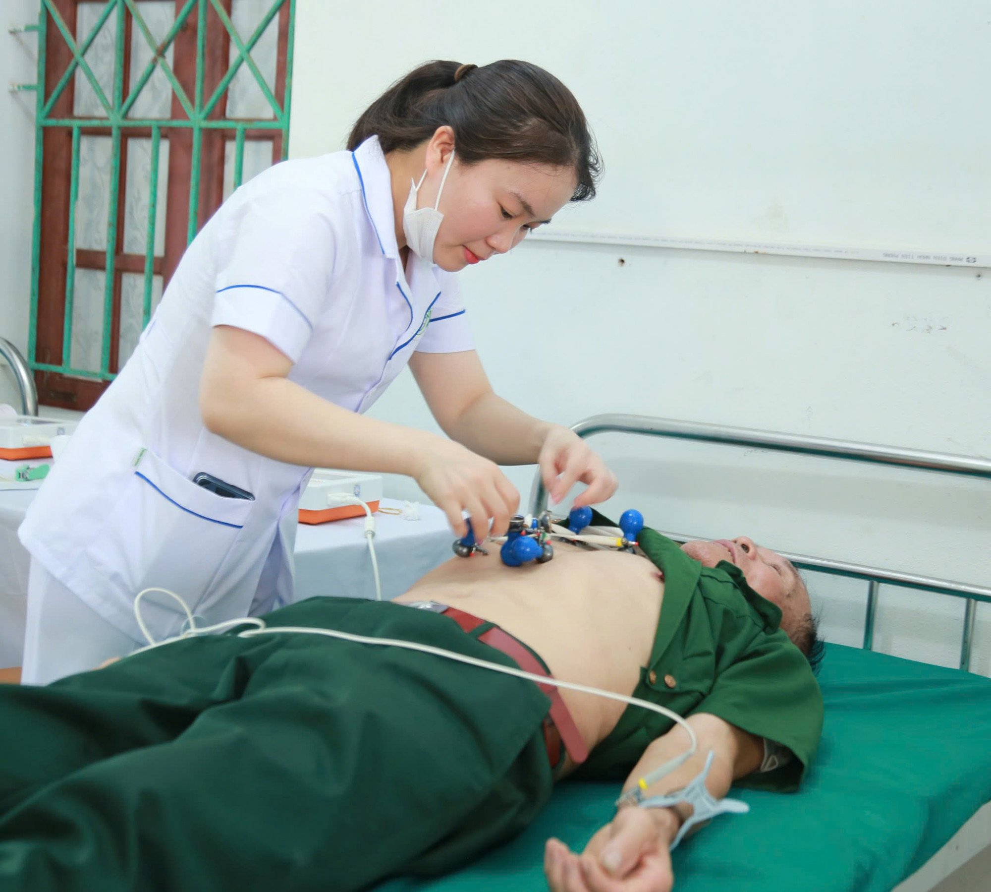 Dự kiến 10.000 người dân tỉnh Nghệ An được khám sức khỏe và sàng lọc miễn phí trong ngày đầu ra quân - Ảnh: Khánh Trung