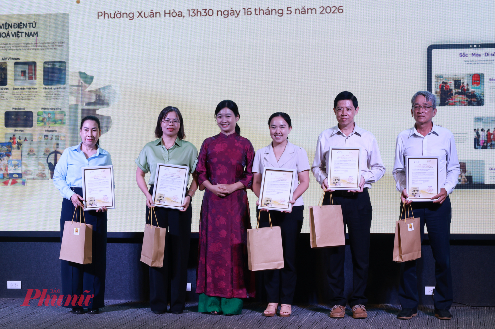 Hoạt động trao tặng phần mềm và nội dung Thư viện Văn hoá số S-Gallery cho các điểm trường trong đợt 1 của giai đoạn 2