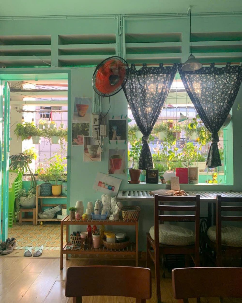 Không gian tại Trạm Hoa Hòe gợi cho ta cảm giác quen thuộc - Ảnh: @Trạm Hoa Hòe
