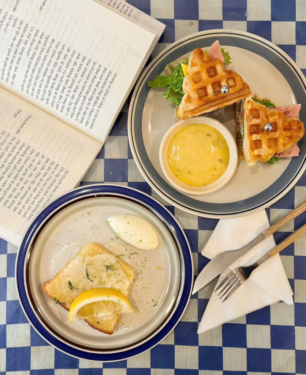 Những món ăn hấp dẫn tại quán - Ảnh: @Auvery Cafe
