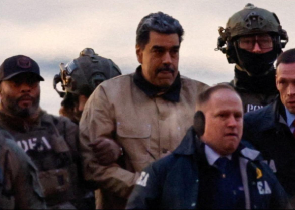 Các đặc vụ DEA hộ tống Nicolas Maduro đến tòa án thành phố New York, Mỹ, ngày 5 tháng 1 năm 2026. (Ảnh: Fox News)