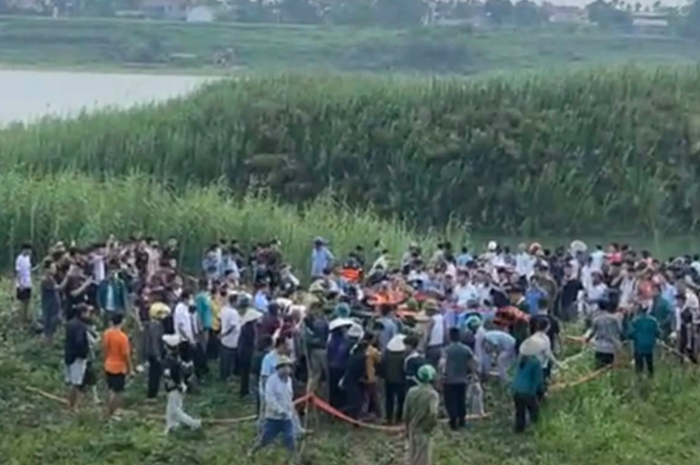 Hiện trường vụ đuối nước ở Sông Lô, Phú Thọ - Ảnh: VNE