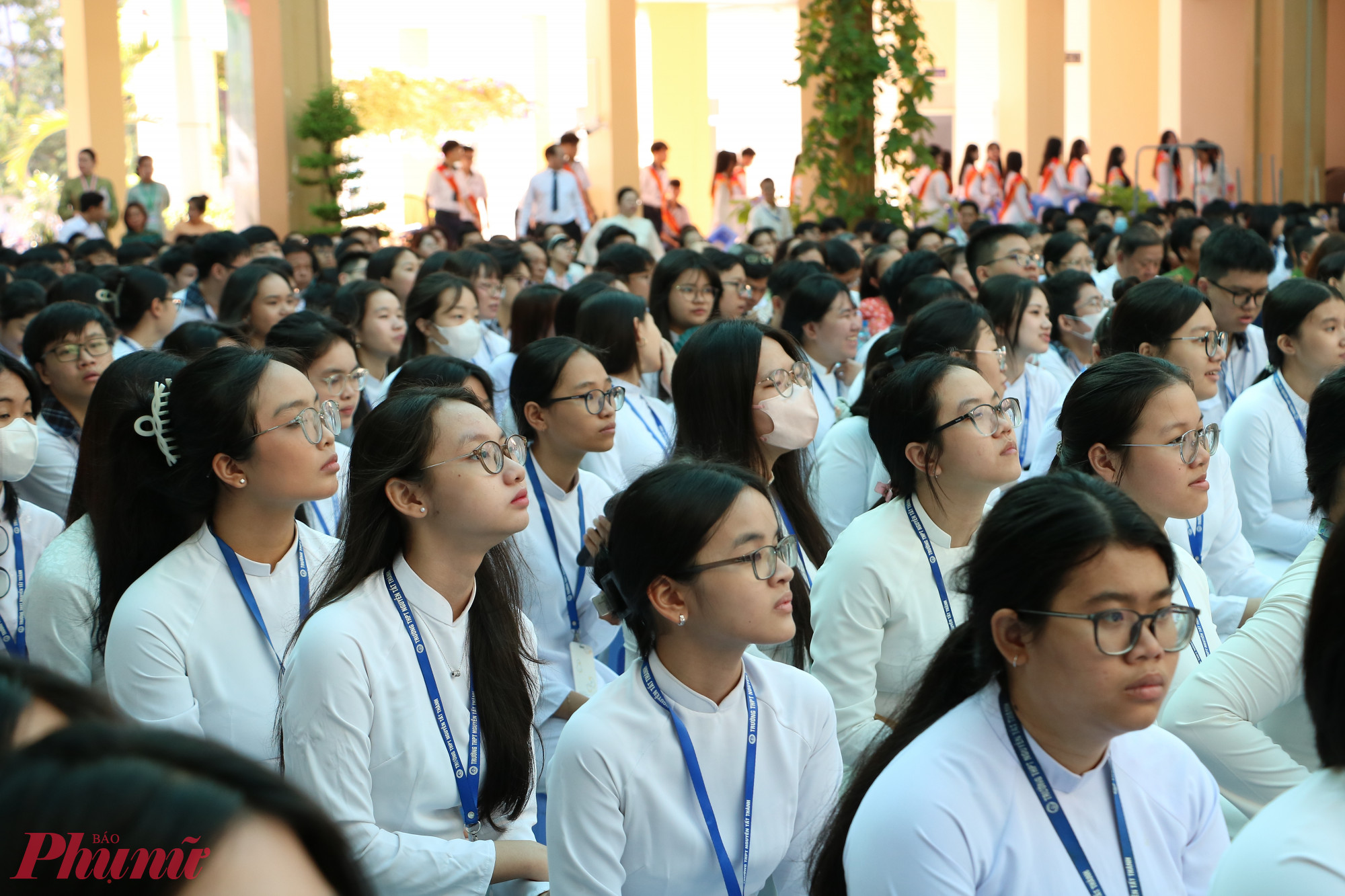 Học sinh chăm chú theo dõi chương trình - Ảnh: Trang Thư