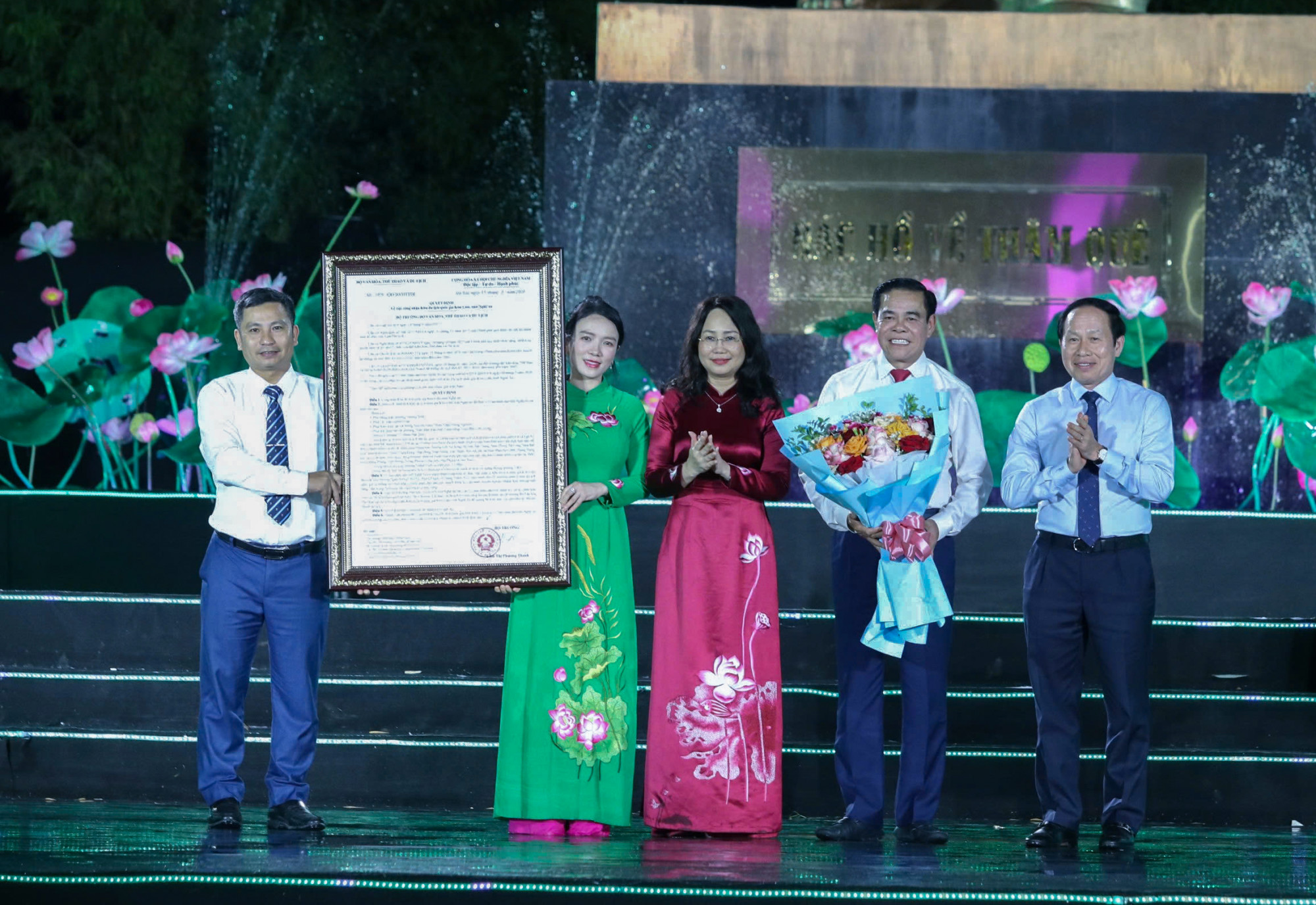 Trao Quyết định công nhận Khu du lịch Quốc gia Kim Liên