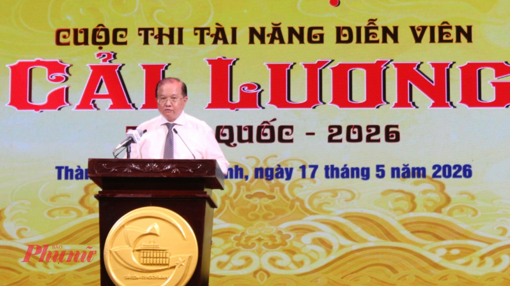 Thứ trưởng Bộ Văn hóa, Thể thao và Du lịch Tạ Quang Đông, trưởng ban chỉ đạo cuộc thi, phát biểu khai mạc.