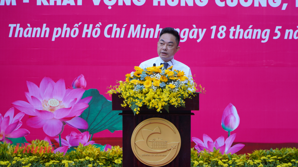 Ông Nguyễn Quốc Huy, Phó Cục trưởng Cục Văn hóa cơ sở, Gia đình và Thư viện phát biểu khai mạc triển lãm