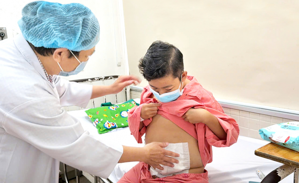 Nhiều cuộc đời được viết tiếp từ lòng nhân ái Bệnh nhân N.P.D. hồi phục tốt sau ca ghép thận, đã tự đi tiểu được sau 10 năm mắc bệnh suy thận mạn giai đoạn nặng - ẢNH: THANH HUYỀN