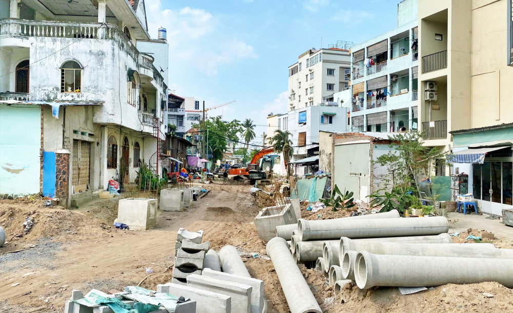 Dự án xây dựng đường và cống hộp trên kênh A41 để chống ngập cho khu vực sân bay Tân Sơn Nhất sắp hoàn thành - ẢNH: TỨ QUÝ
