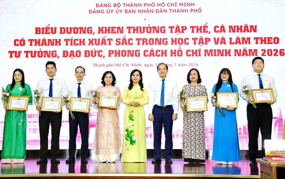 Các tập thể, cá nhân thuộc Đảng bộ Tổng công ty Cấp nước Sài Gòn TNHH MTV (SAWACO) được biểu dương với thành tích xuất sắc trong học tập Bác
