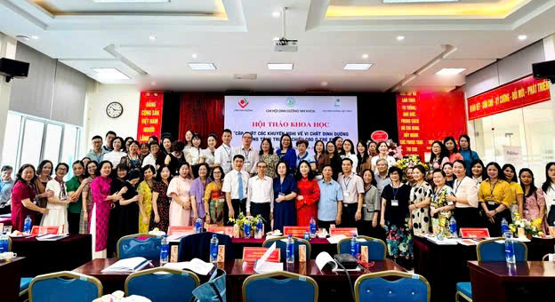 Tập thể chuyên gia tại Hội thảo khoa học - Ảnh: Dược sĩ Bình cung cấp