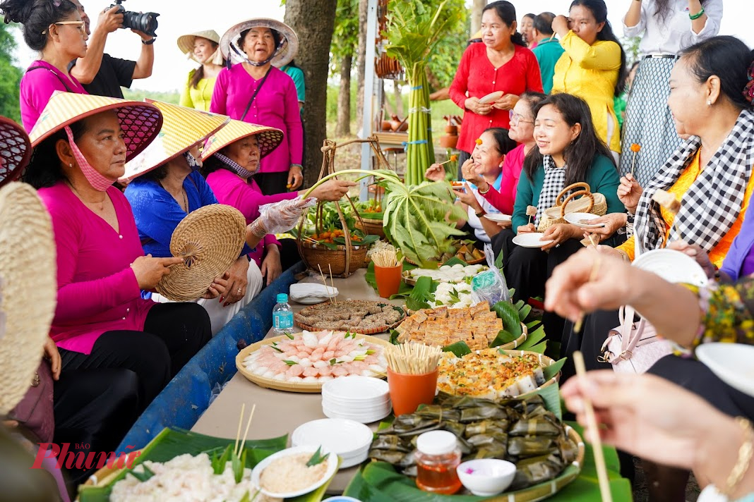 Không gian ẩm thực địa phương với nhiều món ngon đặc trưng góp phần quảng bá nét đẹp văn hóa và đời sống của người dân Thuận An 