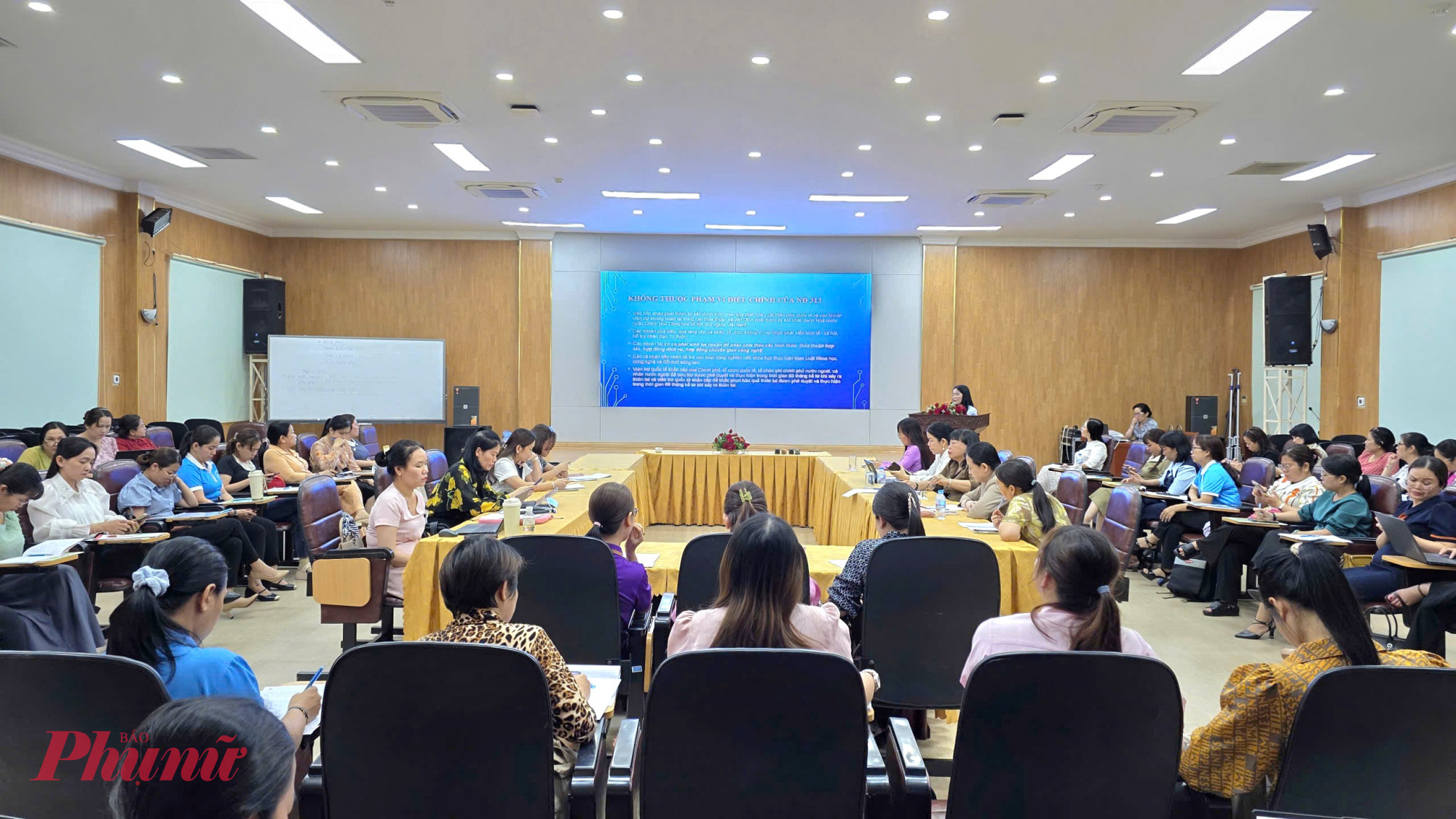 Quang cảnh lớp tại TPHCM, Hội LHPN Việt Nam tổ chức lớp tập huấn kiến thức, kỹ năng thực hiện Nghị quyết số 59/NQ/TW ngày 24/1/2025 của Bộ Chính trị 
