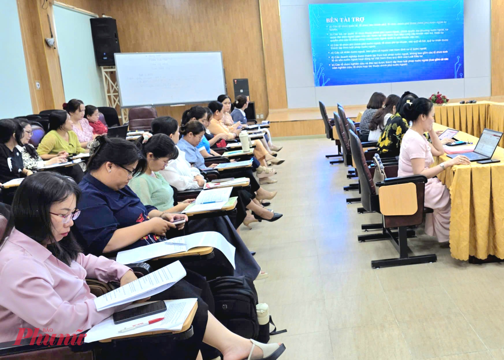 Cán bộ Hội khu vực phía Nam tham gia lớp tập huấn do Trung ương Hội LHPN Việt Nam tổ chức tại TPHCM trong ngày 19/5
