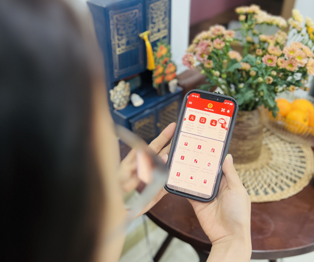 Từ mài mò khai thuế trên mạng, các hội nhóm để tiết kiệm hàng triệu đồng. Ảnh: Nhân vật cung cấp