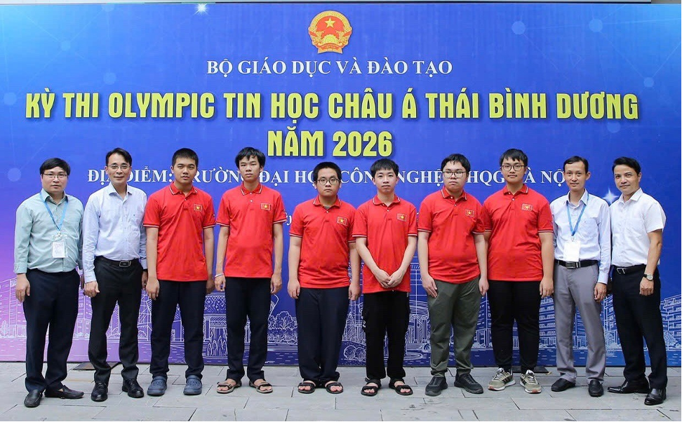 6 học sinh Việt Nam đều đoạt giải cao tạo Olympic Tin học Châu Á Thái Bình Dương - Ảnh: MOET