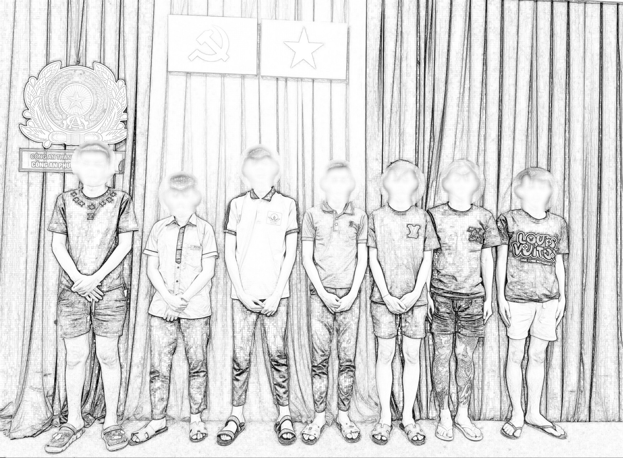 7 đối tượng bị đưa về trụ sở. Ảnh: CACC