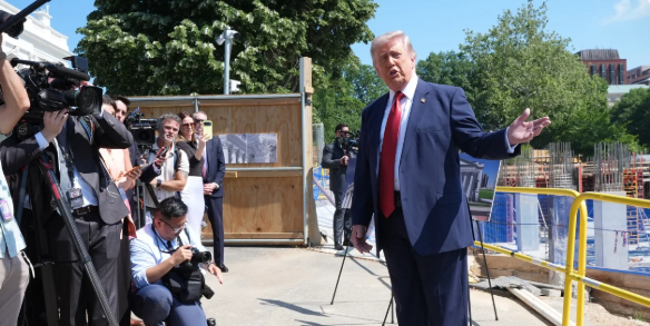 Ông Trump nói rằng ông chỉ trì hoãn cuộc tấn công mới vào Iran trong một khoảng thời gian giới hạn