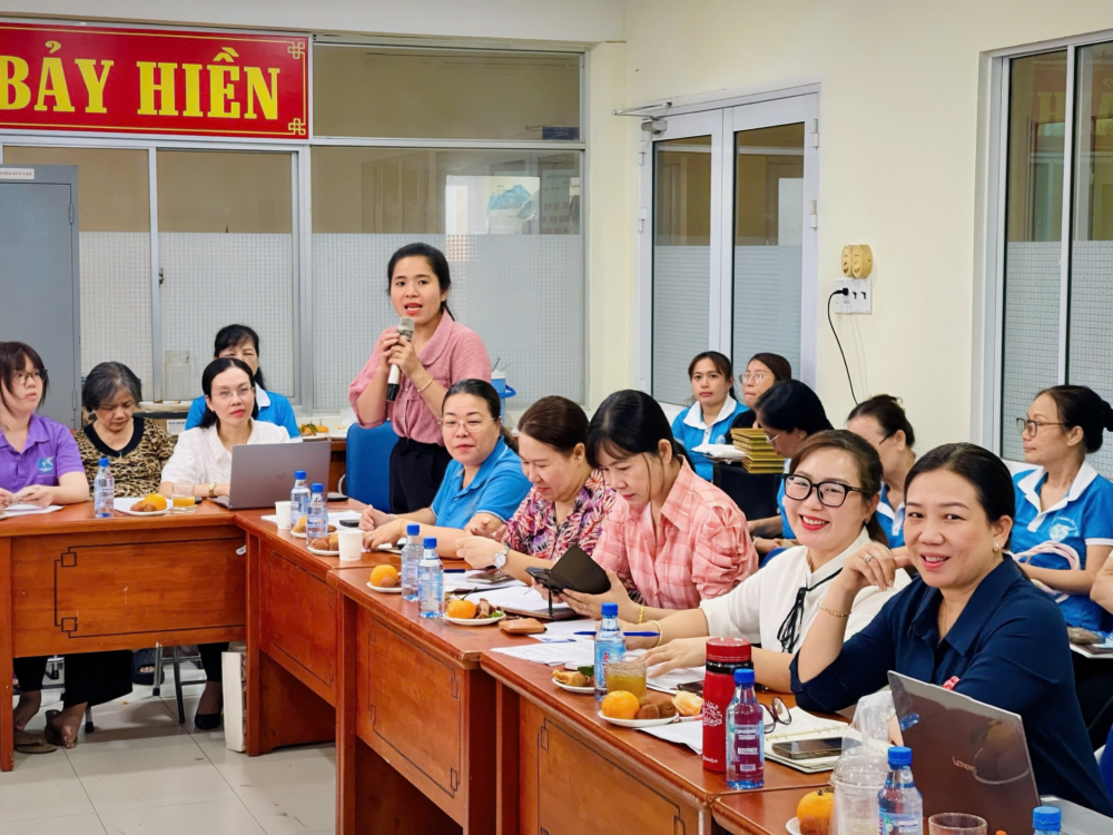 , đại diện Thường trực của các đơn vị báo cáo những điểm mới, mô hình hiệu quả cao và khó khăn trong quá trình triển khai hoạt động tại cơ sở 