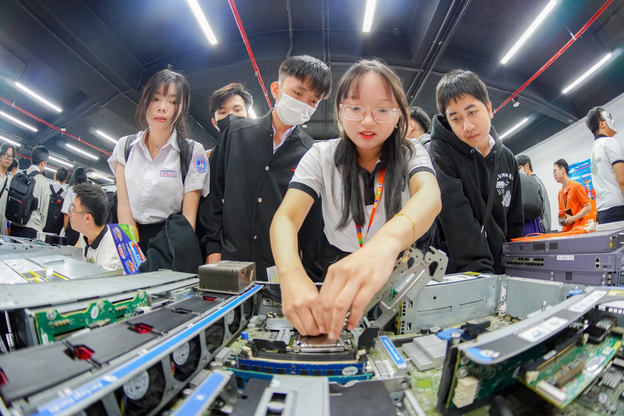 Trường đại học FPT mở chuyên ngành robot và trí tuệ nhân tạo theo định hướng UAV, humanoid; bắt đầu tuyển sinh từ năm 2026 - Ảnh: FPTU