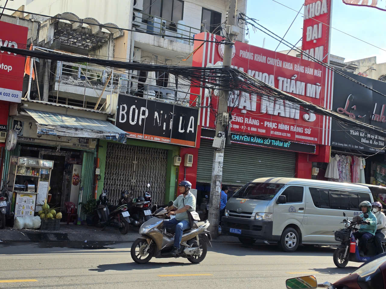 Nha khoa Đại Nam trên đường Lê Quang Định. Ảnh: A.X.