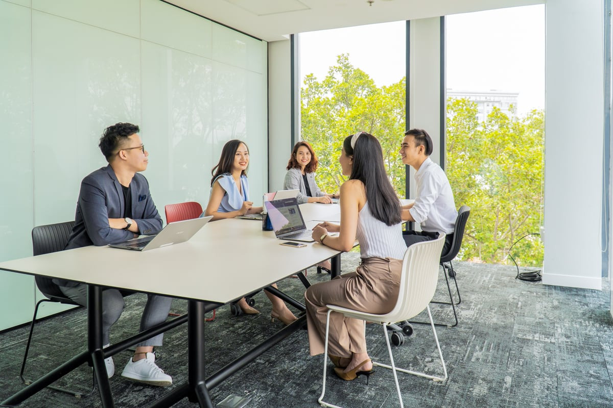 Thế hệ gen Z hiện nay đã thay đổi tư duy trong việc nhận định nghề nghiệp - Ảnh minh họa: canva