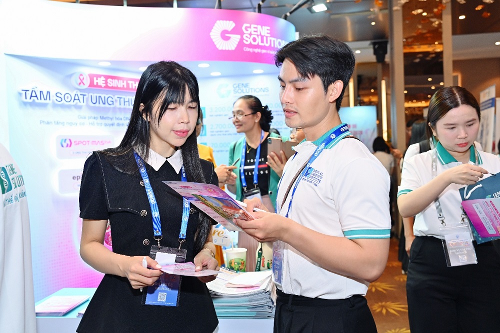 Gene Solutions giới thiệu các giải pháp tầm soát UTPK ứng dụng công nghệ methyl hóa DNA tại Hội nghị - Ảnh: Gene Solutions