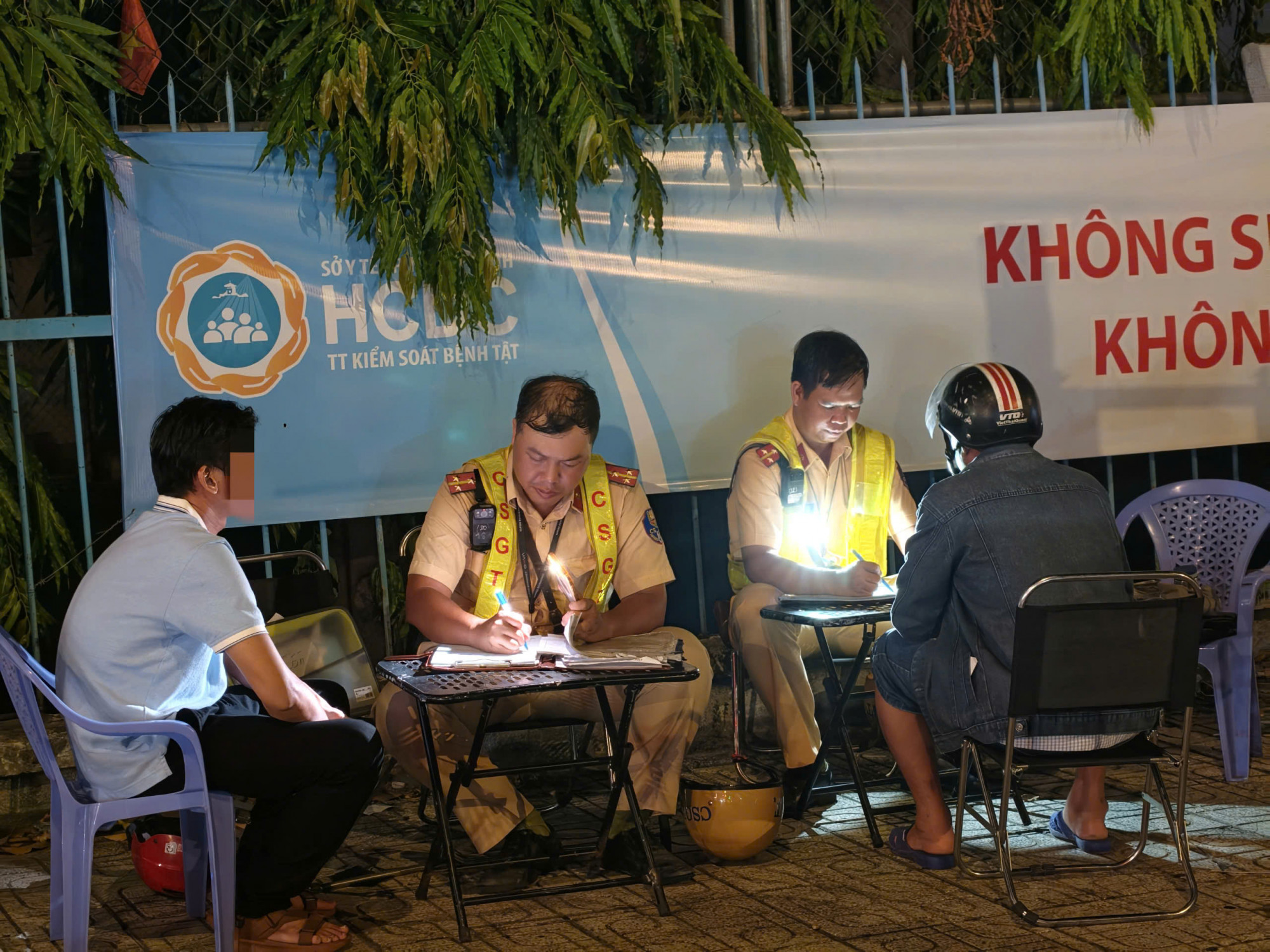 Nhiều trường hợp vi phạm nồng độ cồn. Ảnh: Minh Mẫn