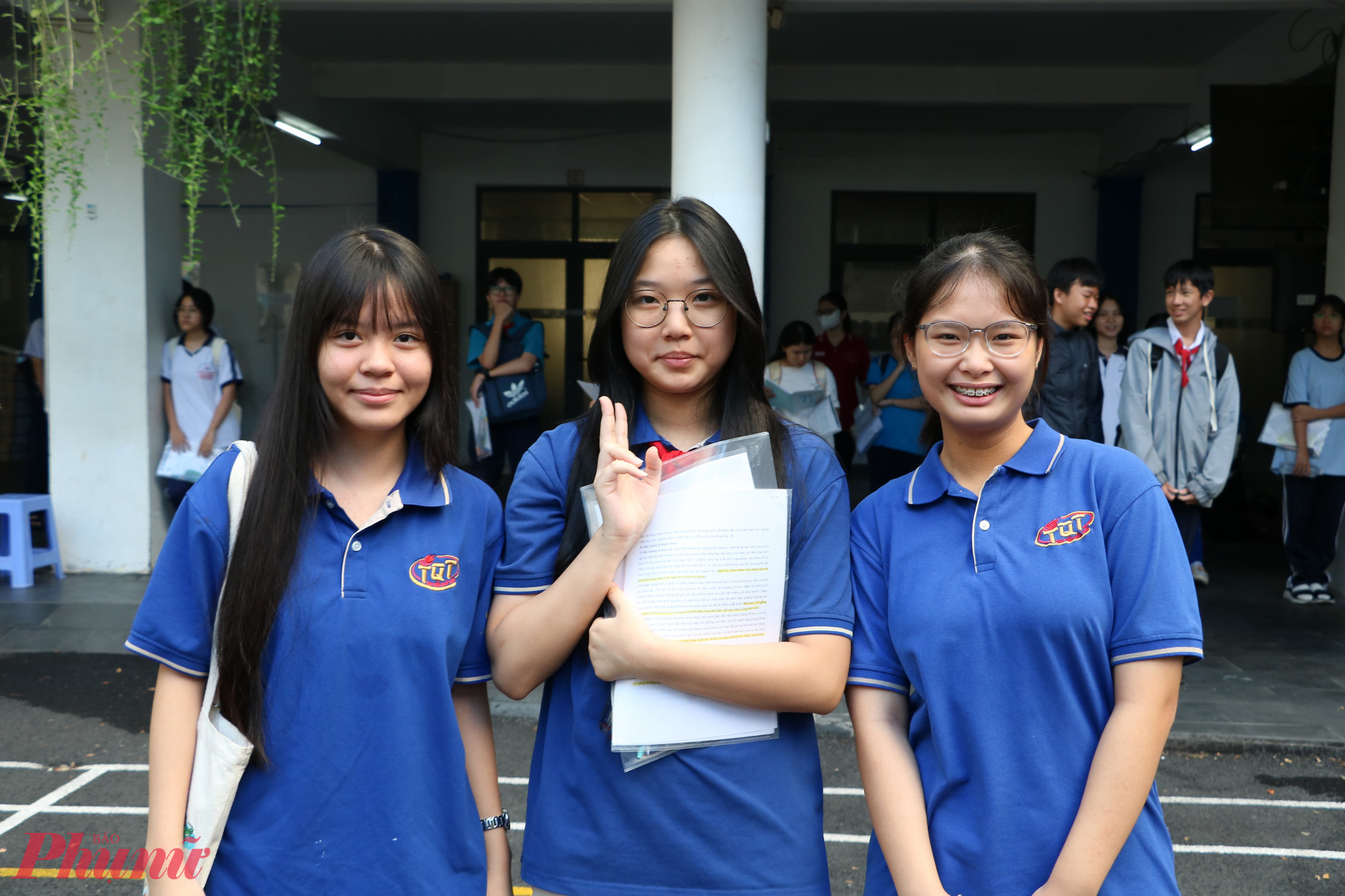 Thí sinh tự tin bước vào kỳ thi - Ảnh: Trang Thư