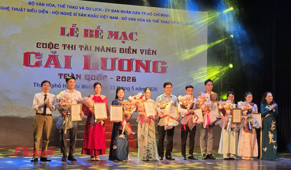 Hội Nghệ sĩ Sân khấu Việt Nam trao giải Diễn viên xuất sắc.