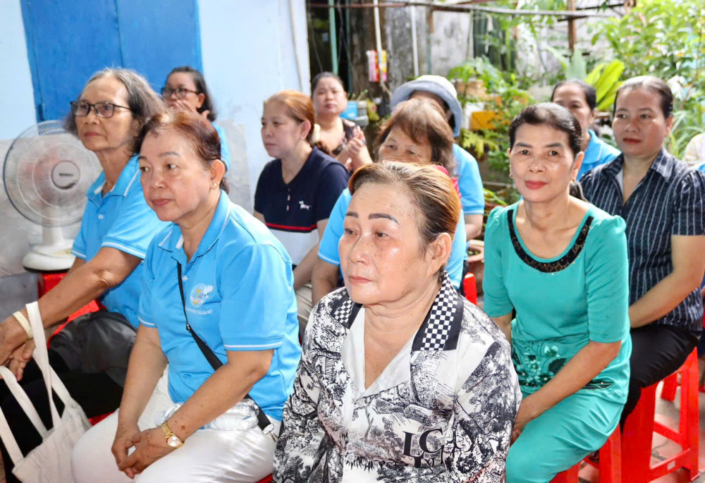 Đông đảo hội viên phụ nữ, nữ công nhân, người lao động  tham dự buổi lễ. Ảnh: TH