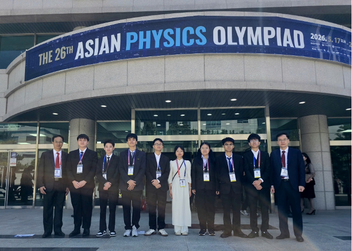 Đội tuyển Việt Nam giành 8 huy chương tại Olympic Vật lí châu Á  - Ảnh: MOET