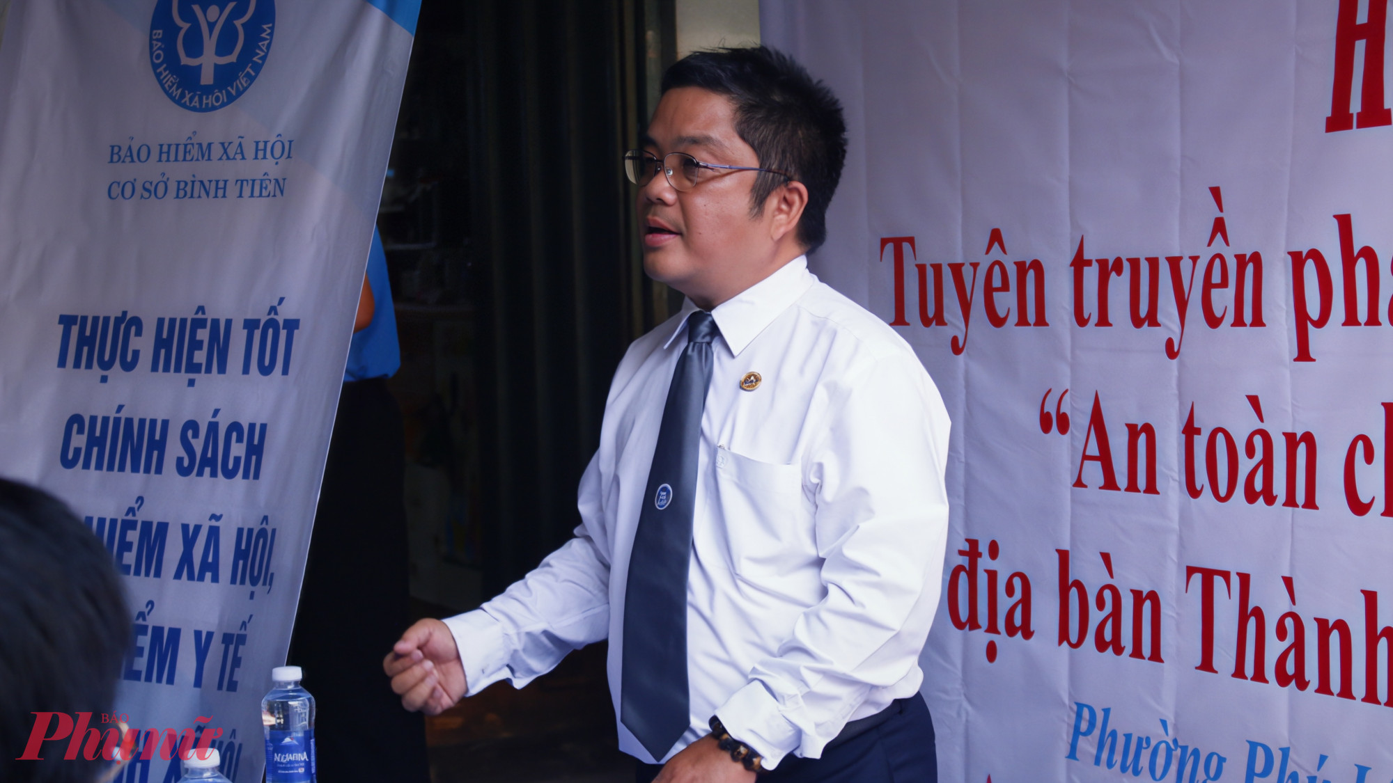 luật sư Nguyễn Hồ ZDu  là báo cáo viên tại hội nghị.