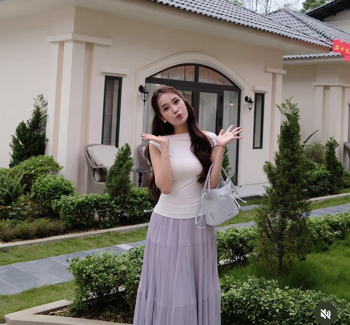 Nàng hậu Hải Phòng chọn lối trang điểm tự nhiên, ngọt ngào - Ảnh: Instagram nhân vật
