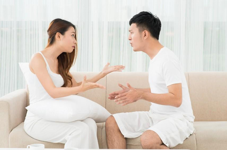 Vợ muốn giữ không gian riêng tư, không thích cho em chồng em nhờ và bị mang tiếng ích kỉ - Ảnh minh họa: Shutterstock