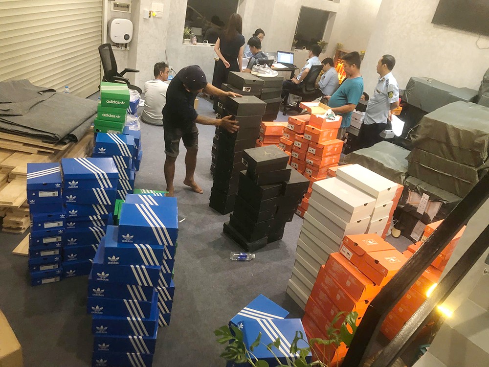 Tổng giá trị hàng hóa vi phạm của điểm kinh doanh tại phường Long Trường là hơn 2,85 tỉ đồng