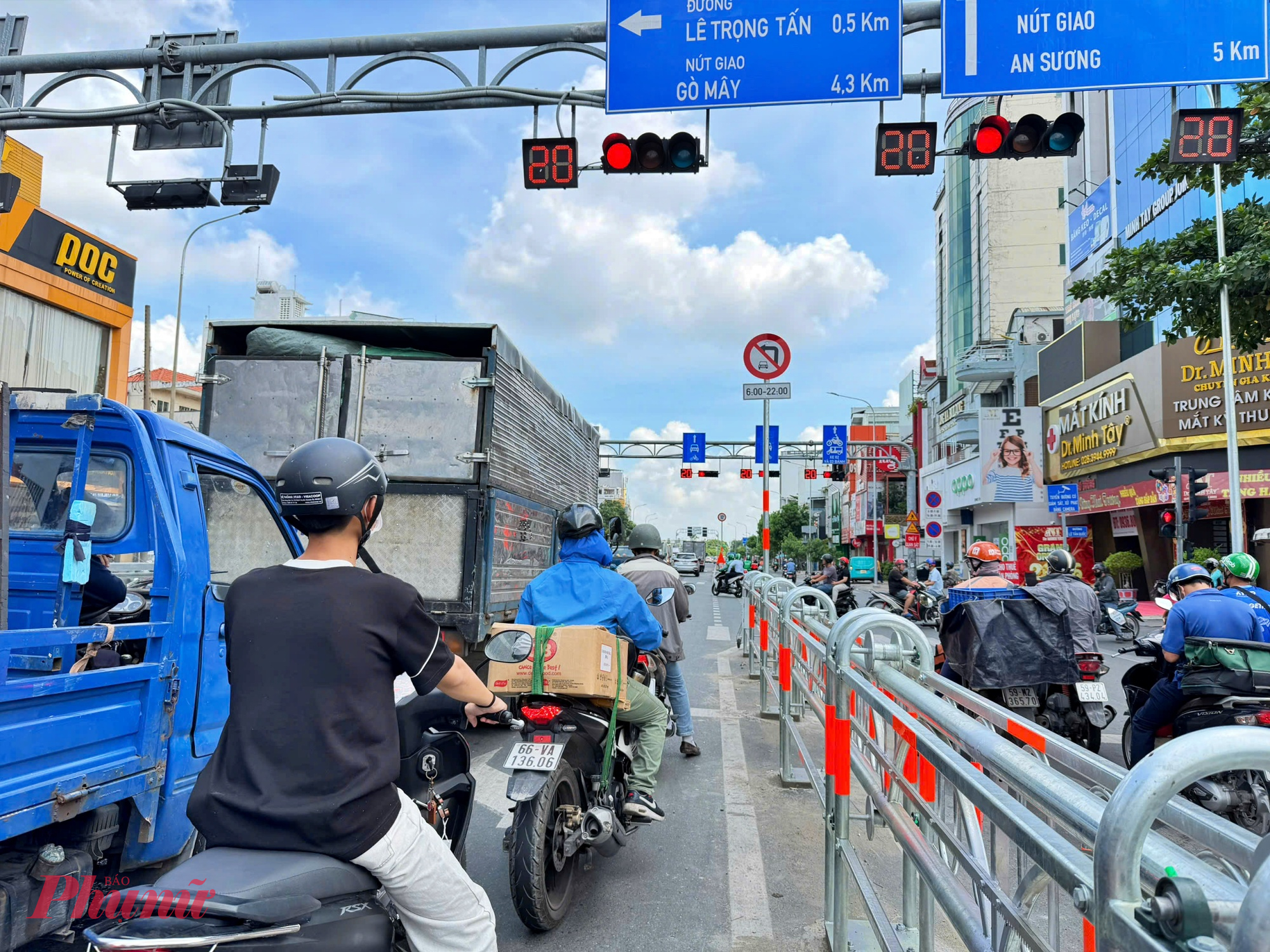 Dải phân cách trên đường Cộng Hòa sẽ được điều chỉnh linh hoạt hơn, hiệu quả hơn - Ảnh: Nguyễn Văn