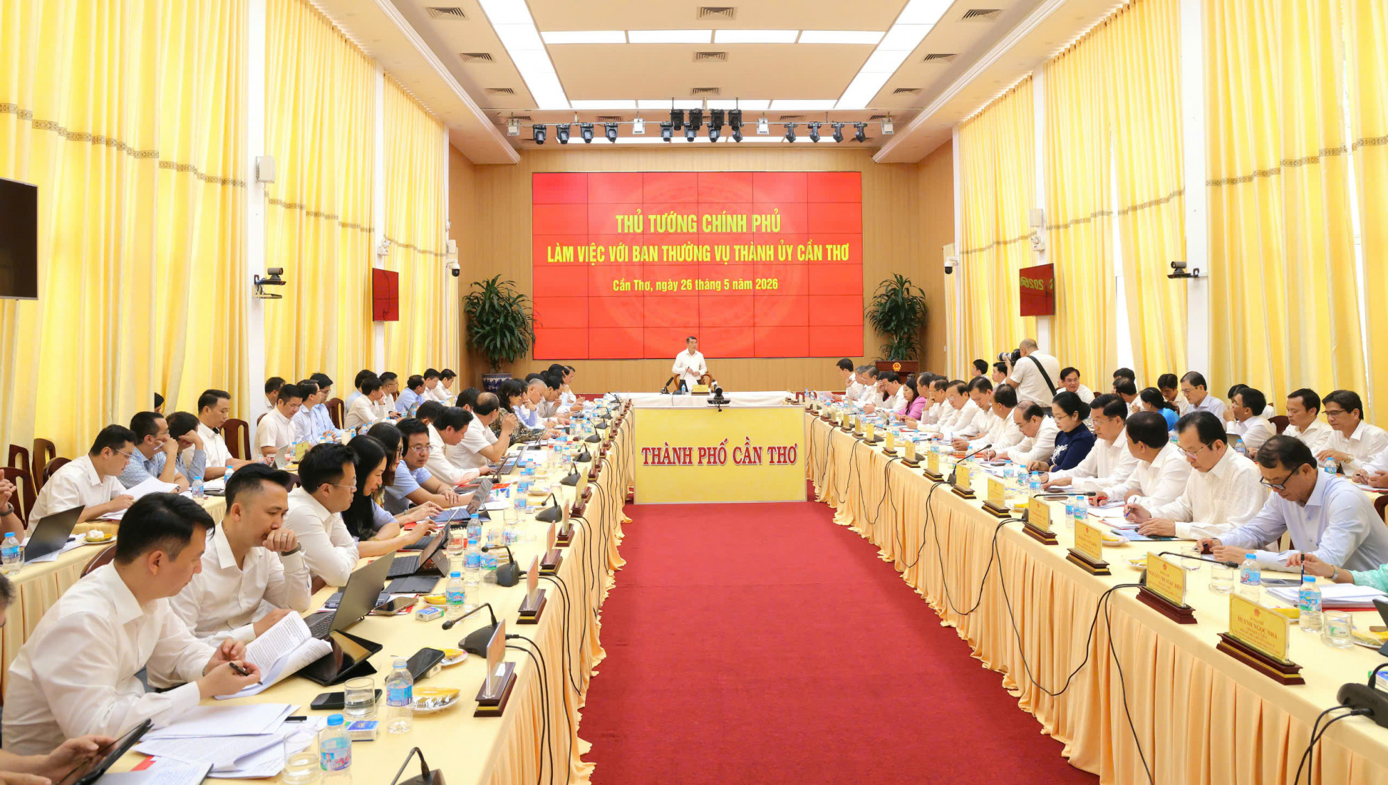 Quang cảnh buổi làm việc ngày 26/5... Ảnh: CTV